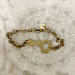 The giving keys bracelet
